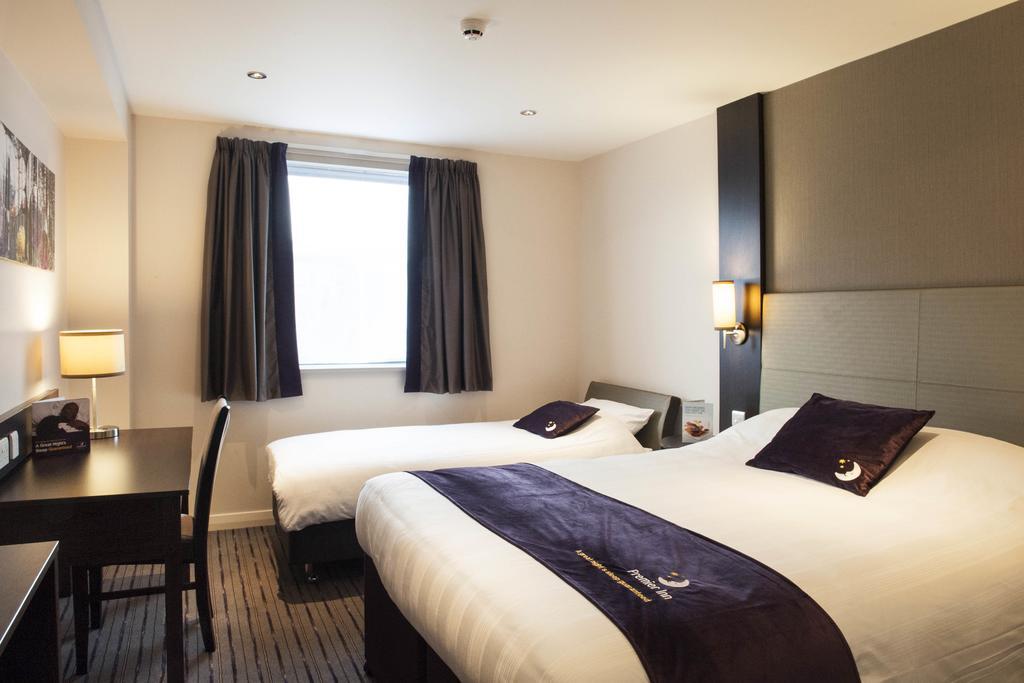 Premier Inn London City - Aldgate Phòng bức ảnh
